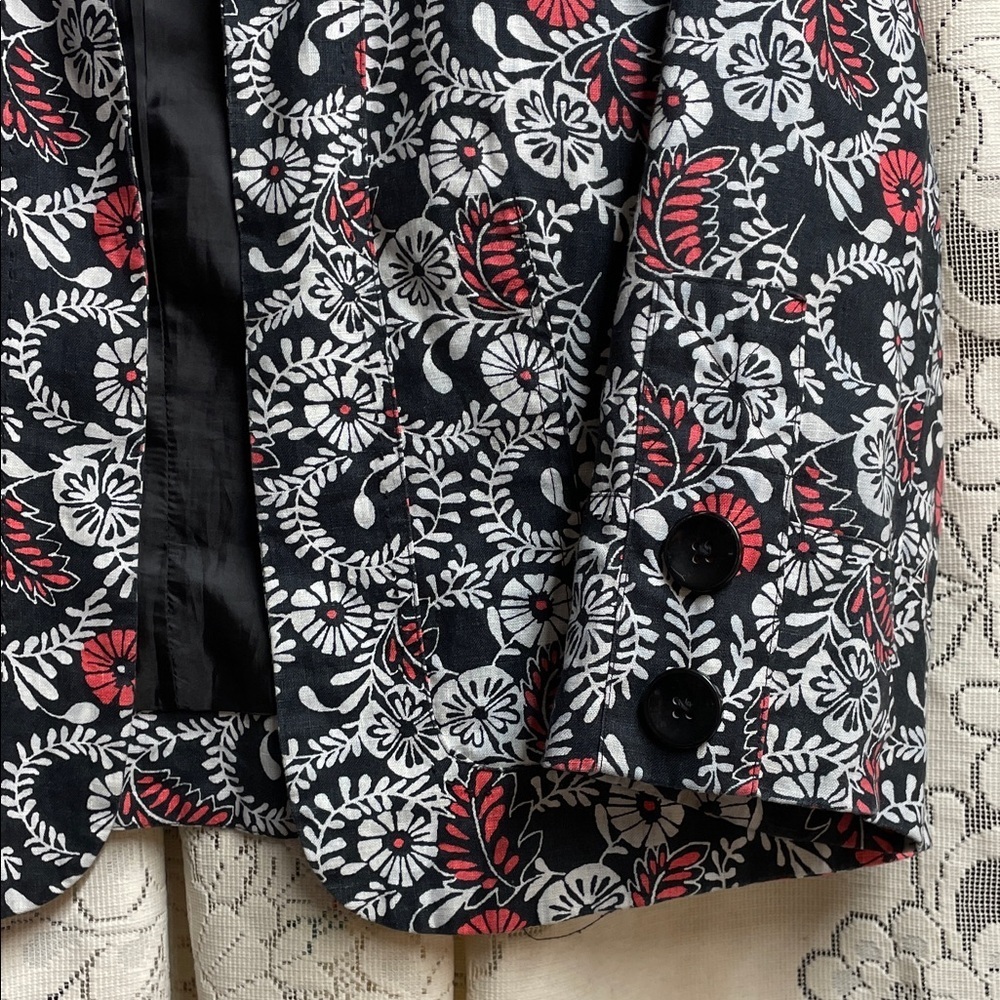 Kim Rogers 100% Linen Black and Red Floral Blazer - Picture 3 of 7